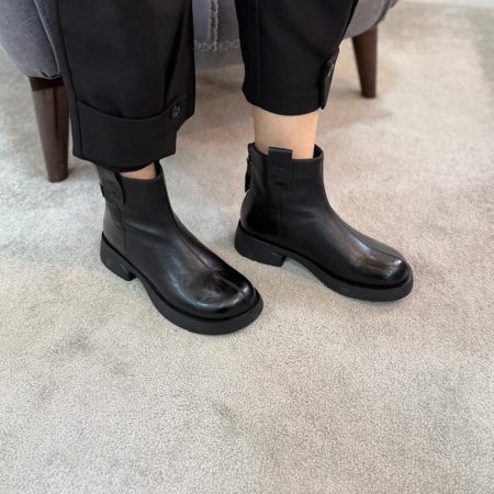 نیم بوت پاشنه دار